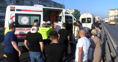 Küçükçekmece'de yol tartışması zincirleme kazayı getirdi: 13 yaralı