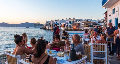 Yerli turisti aşırı fiyatlarla bezdiren turizmci Yunanistan'a vizesiz seyahat uygulamasının kaldırılmasını isteyecek!