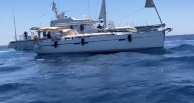 İzmir'de tekneyle yurt dışına kaçmaya çalışan 8 FETÖ mensubu yakalandı