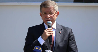 Ahmet Davutoğlu: "Ciddi bir tehlike görüyorum"