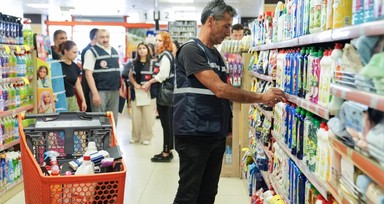 Ticaret Bakanlığı ekipleri İstanbul'da market ve restoranları denetledi
