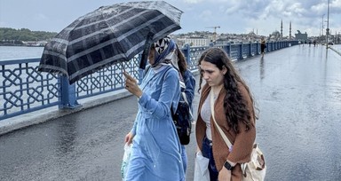 İstanbul'da sağanak yağış! Meteoroloji sıcaklıkların düşeceği yerleri açıkladı