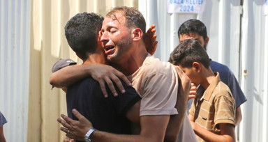 İkizlerine doğum belgesi almak için evden çıktı! Döndüğünde ise Katil İsrail tarafından katledilmişlerdi