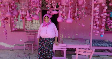 75 yaşındaki Ispartalı Sakine teyzenin pespembe hayatı