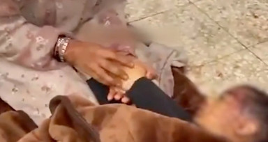 Filistinli bir annenin çocuğuna son ninnisi yürekleri burktu