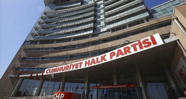 CHP'de tüzük komisyonu toplantısı: Genel başkanlarla görüştü