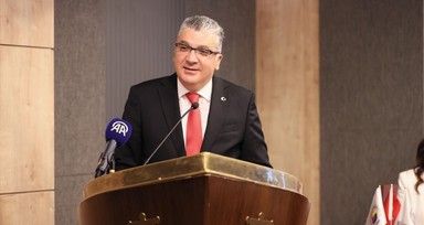 Ulaştırma ve Altyapı Bakan Yardımcısı Ünüvar İzmir'de Deniz Ticaret Odası'nı Ziyaret Etti