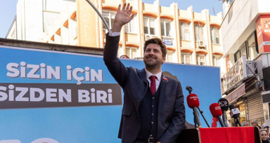 Tarsus Belediye Başkanı Ali Boltaç'ın makam odasındaki eşyalar haczedildi