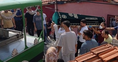 Beyoğlu'nda annesini öldürüp iki gün cesediyle yaşadı