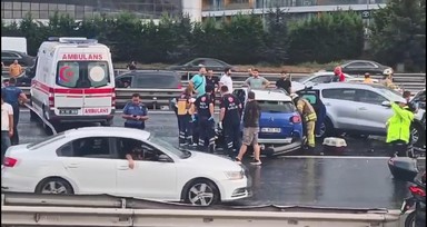 Bağcılar TEM'de zincirleme kaza! 2 ölü 5 yaralı