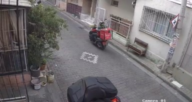 İzmir'de 3 saat arayla 2 kıza tacizde bulunan motokurye yakalandı