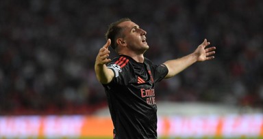 Kerem Aktürkoğlu transfer sürecini anlattı: "Havaalanında sözleşme imzaladım"