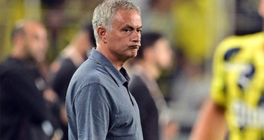 Jose Mourinho rotasyona gidiyor: Derbi 11'inden 5 futbolcu kulübeye