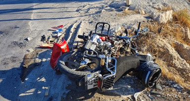 Antalya'da otomobil ile motosiklet çarpıştı: bir yaralı