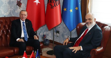 Cumhurbaşkanı Erdoğan, Arnavutluk'ta! Başbakan Rama ile görüştü