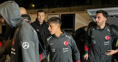 A Milli Takım İzlanda'ya Ulaştı, Yarın Maç İçin Hazırlanıyor