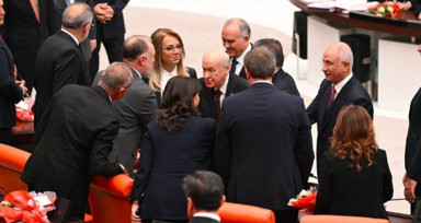 MHP'li isimden ilginç tokalaşma yorumu: Mekanın sahibini hatırlattık