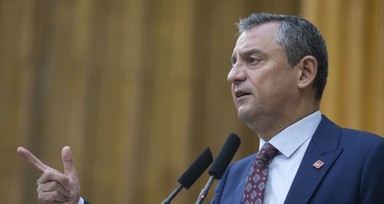 TBMM Grup Toplantısı'nda konuşan Özel'den 750 TL'lik kesinti tepkisi: "Bankalara değil vatandaşın gırtlağına çöküyorlar"
