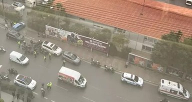 Etiler'deki lisede korku dolu anlar! Öğretmen okulu karıştırdı