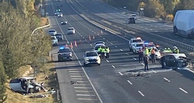 Otomobiliyle ters istikamette ilerleyen sürücü kazaya sebep oldu: 3 ölü, 2 yaralı