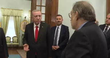 Atatürk'ün fotoğrafını inceleyen Erdoğan'dan Bardakçı'ya: "Hala konuşuyorlar ya!"
