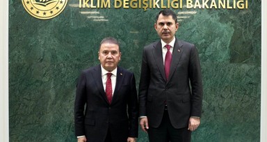 Bakan Kurum, Antalya Büyükşehir Belediye Başkanı Muhittin Böcek'i kabul etti