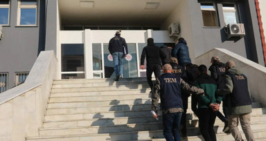 AK Parti binasına molotoflu saldırı: 2 kişi tutuklandı