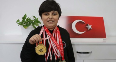 Amerikan Matematik Olimpiyatı birincisi Türkiye'den! 10 yaşındaki Selahattin masal yerine matematikle uyuyordu