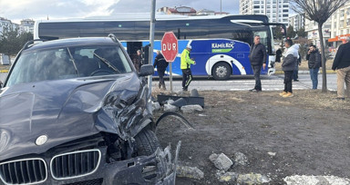Sivas'ta Kaza: Yolcu Otobüsü ile Cip Çarpıştı