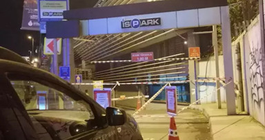 Beyoğlu'nda korku dolu anlar! İSPARK'ın kolonları çatladı, otopark boşaltıldı