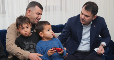 Bakan Kurum'da Hatay'da köy evine misafir oldu