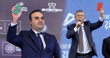 Özgür Özel'in 'Kırmızı Kart'ına Bakan Kacır'dan 'Yeşil Kart'lı yanıt