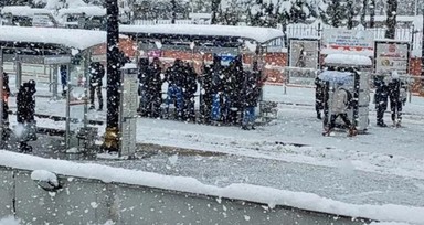 İstanbul'a beklenen kar lapa lapa geliyor! Meteoroloji tarih açıkladı