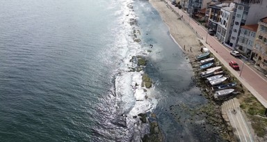 Marmara Denizi 10 metre çekildi, Kral Yolu ortaya çıktı