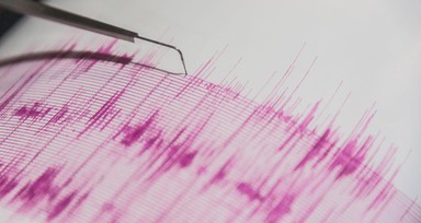 AFAD duyurdu: Ege Denizi'nde iki dakika arayla deprem