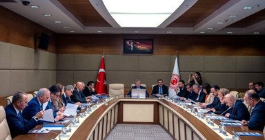 Kartalkaya Kayak Merkezi'ndeki otel yangını araştırma komisyonu toplandı