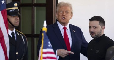 Trump, Zelenski'yi alay ederek karşıladı: Bugün çok şık giyinmiş