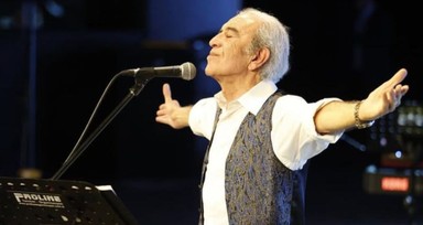Şarkılarıyla gönüllerde taht kuran sanatçı bütün ülkeyi yasa boğdu! Edip Akbayram kimdir?