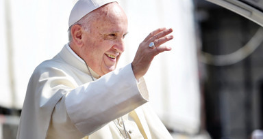 Papa'dan sesli mesaj: "Sağlığım için meydanda dua eden herkese yürekten teşekkür ederim"