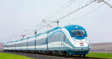 Bakan Uraloğlu duyurdu: Ankara-İzmir arası hızlı trenle 14 saatten 3.5 saate düşecek