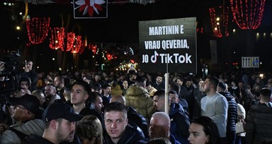 Arnavutluk'ta TikTok erişime kapandı: Protestocular sokağa döküldü