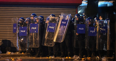 İstanbul'da izinsiz gösterilere katılan 71 şüpheli gözaltına alındı