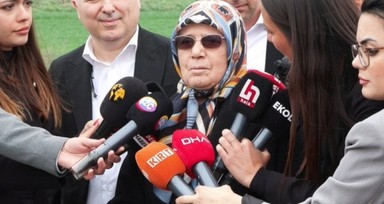 Hava İmamoğlu, oğlu Ekrem İmamoğlu'nu cezaevinde ziyaret etti