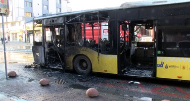 Ümraniye'de İETT otobüsü alev alev yandı