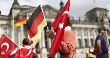 Almanya yasa dışı göçmenler için harekete geçti! Gönderilecek ilk grupta 13 bin Türk var