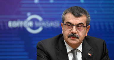 Bakan Tekin'den Özgür Özel'e sert eleştiri: Oturduğu koltuk hırsızlıkla elde edildi