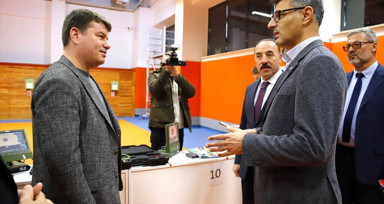 Yusuf Dikeç Aksaray'da sporcularla buluştu