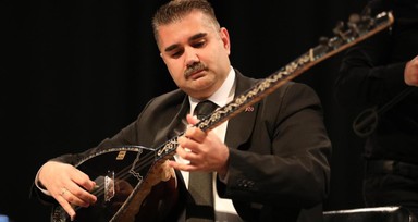 Başsavcıdan duygusal hareket: Neşet Ertaş’ı elektro bağlama ile andı