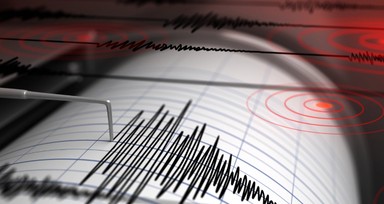 23 Nisan'da İstanbul'da 6,2 büyüklüğünde deprem: 24 Nisan manşetleri