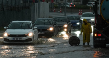 Ankara'da şiddetli sağanak etkisini gösterdi